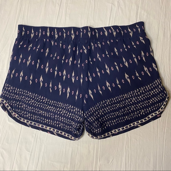 Joie Silk Shorts Boho Print Navy, Cream, Mauve Medium Lined - Picture 8 of 8